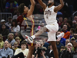 Cavaliers Hawks Basketball