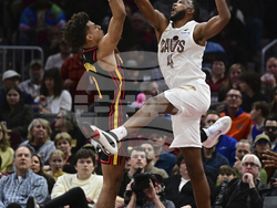 Cavaliers Hawks Basketball