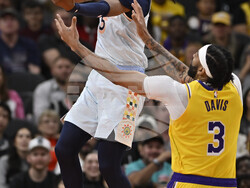 Lakers Spurs Basketball