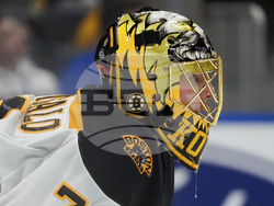Bruins Islanders Hockey