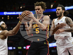 Cavaliers Hawks Basketball