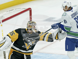 Canucks Penguins Hockey