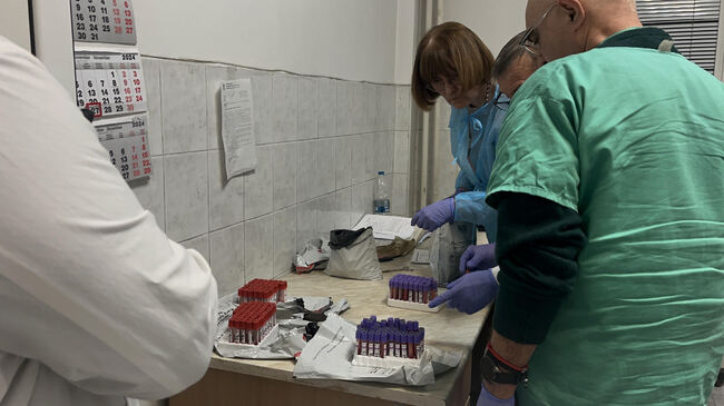 Официалните резултати от пробите за масово хранително отравяне след сватба в Сливен се очакват в понеделник