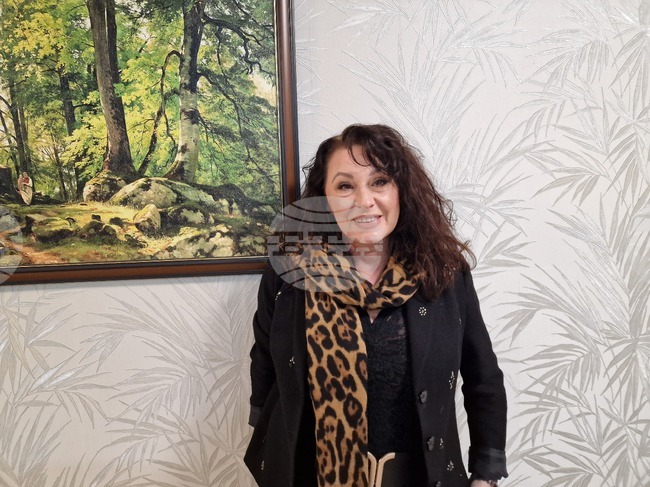 Огънят изгаря старото, най-силната му функция е да влезеш в него, да изгори вчерашното ти аз, всички догми, каза писателката Мария Лалева в Разград