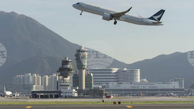 Пътник на авиокомпания "Катай" се опитал да отвори вратата на самолета по време на полет от Бостън до Хонконг 