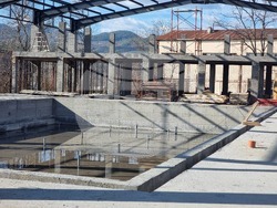 Джебел - закрит басейн - строителство Снимка: Валентина Стоева