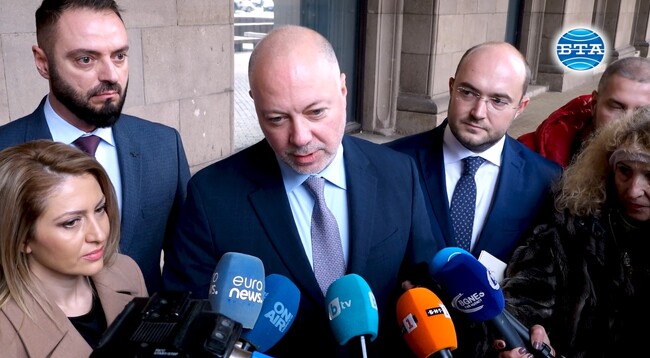 Когато е изтекъл мандатът на членовете на ВСС, органът продължава ли в пълнота да изпълнява конституционните си правомощия, питат от ГЕРБ-СДС