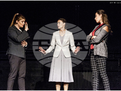 На 29 ноември е юбилейното 50-о представление на „Хаос“ в „Театър 199“. Снимка: Иван Дончев