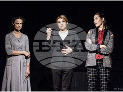 На 29 ноември е юбилейното 50-о представление на „Хаос“ в „Театър 199“. Снимка: Иван Дончев