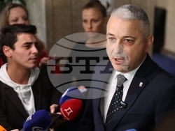 Народно събрание - кулоари - ПП „Възраждане" - брифинг - Ангел Янчев