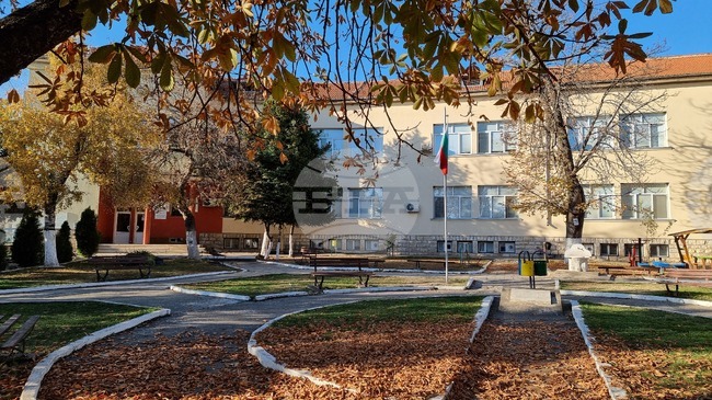 Миграцията на младите хора в активна възраст е сред причините за намаляването на децата в община Борован, отчита анализ, представен пред Общинския съвет