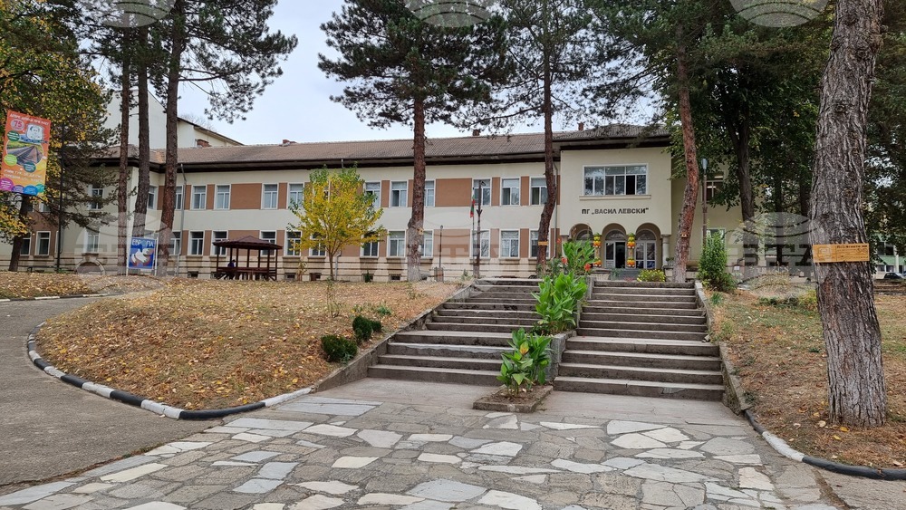 Две училища от област Враца са включени в национална кампания за трудовите права