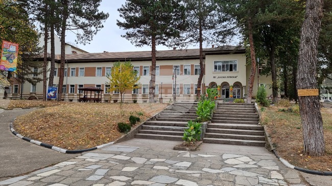 Две училища от област Враца са включени в национална кампания за трудовите права