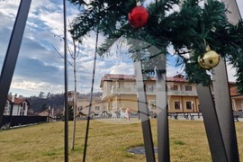 Мирково - сграда на Община Мирково - коледна украса