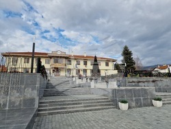 Мирково - сграда на Община Мирково - коледна украса