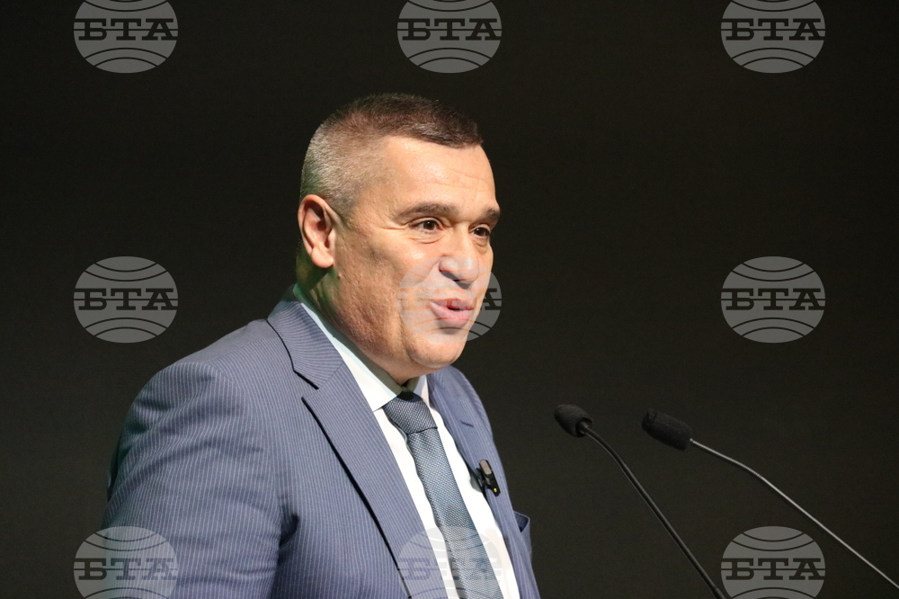 Над 1 милиард лева ще бъдат изплатени на земеделците по различни интервенции, каза министър Георги Тахов в Албена