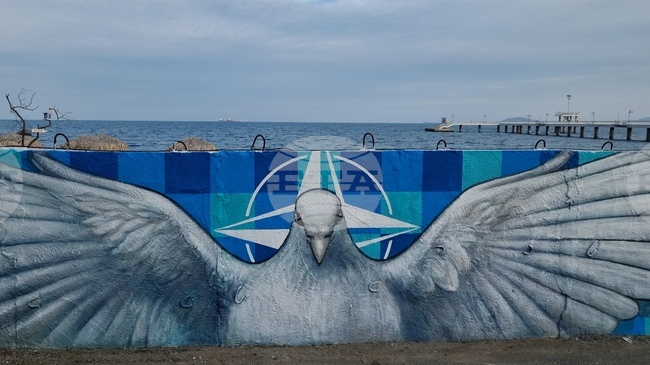 Графити стенопис по повод 20-годишнината от членството на България в НАТО бе открит официално в Морската градина в Бургас