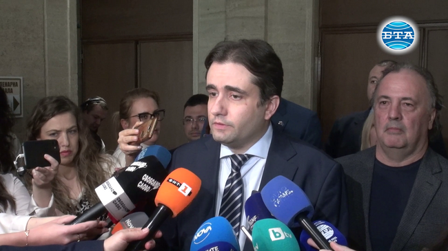 "Демократична България" ще подкрепят еднократно кандидатурата на Силви Кирилов за председател на парламента, обяви Божидар Божанов