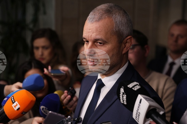 Vazrazhdane Leader: Three MPs of CC-DB Are Behind Thursday's Failed Attempt to Elect Parliament Chair