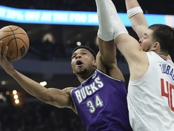 Clippers Bucks Basketball
