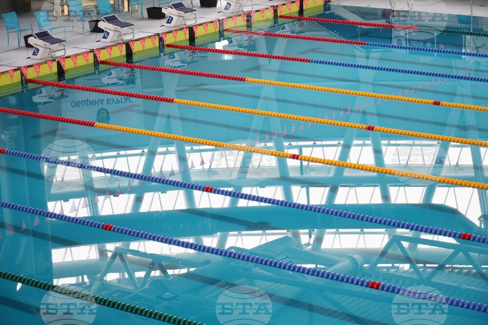 Дарен Кирилов и Адриан Йонинов се класираха за полуфиналите на 200 метра гръб на Европейското първенство по плуване за юноши и девойки