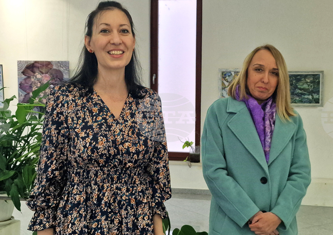 Хасковската галерия „Форум“ събра художничките Диана Папазова и Елеонора Хаджиниколова в първия им общ творчески проект 