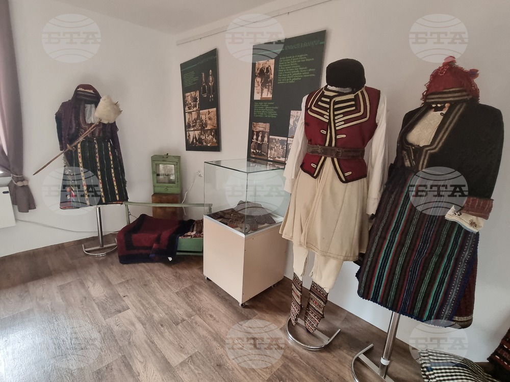 Изложбата "Армъните в България" представиха в Брезник