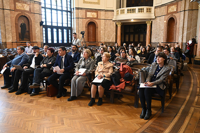 Международна научна конференция, посветена на комуникацията във времена на глобални кризи, се провежда в Софийския университет