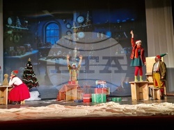 Разград - театър - „Дядо Коледа търси талант“ - спектакъл