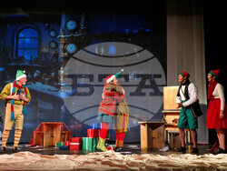 Разград - театър - „Дядо Коледа търси талант“ - спектакъл
