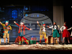 Разград - театър - „Дядо Коледа търси талант“ - спектакъл