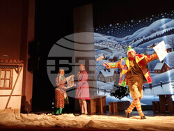 Разград - театър - „Дядо Коледа търси талант“ - спектакъл