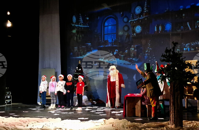 Разград - театър - „Дядо Коледа търси талант“ - спектакъл