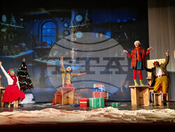 Разград - театър - „Дядо Коледа търси талант“ - спектакъл