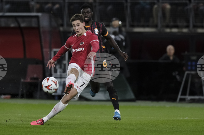 ПСВ Айндховен привлече сина на Марк ван Бомел