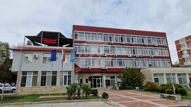 С изпълнения на популярни певци и млади таланти Стражица отбелязва своя празник