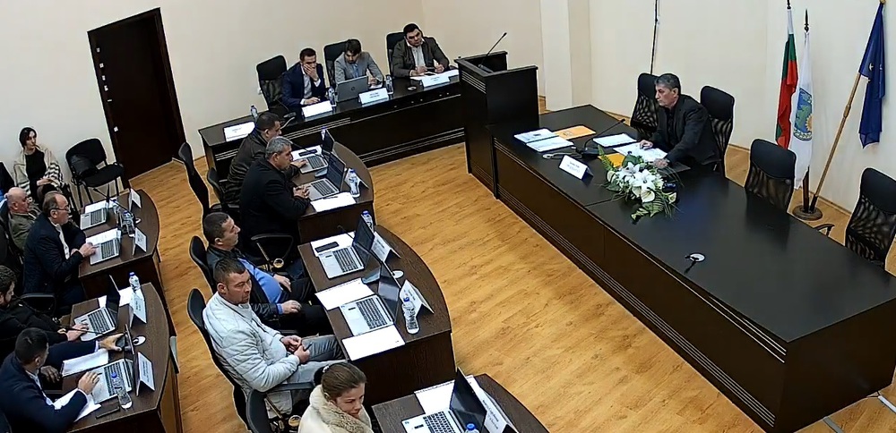 Общинските съветници на Никола Козлево разгледаха годишния отчет за състоянието на общинския дълг към края на 2023 година