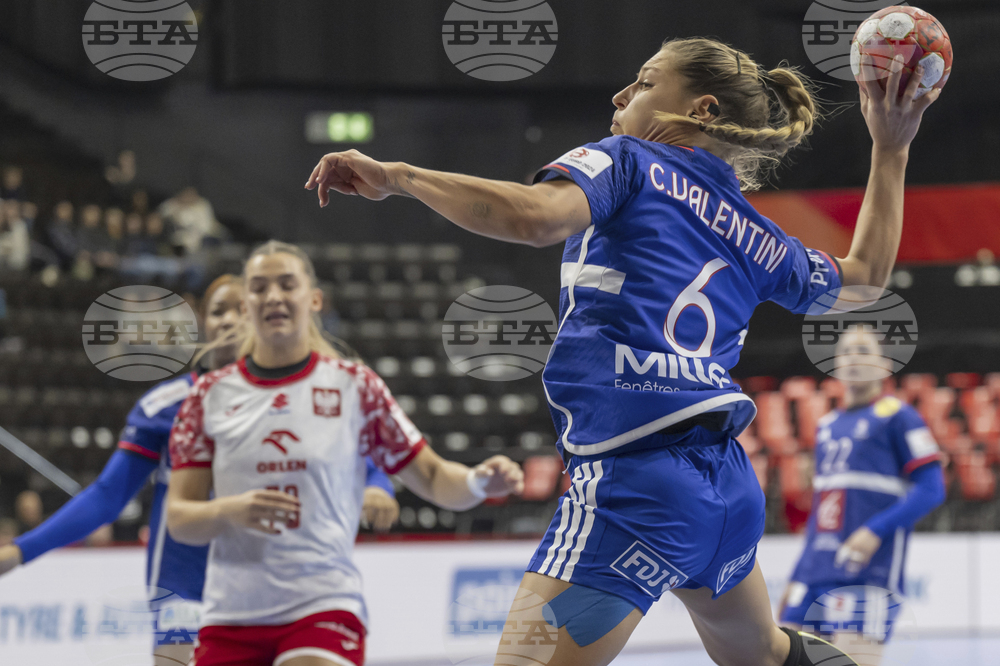 Фаворитите Франция и Нидерландия влизат с пълен актив във втората фаза на Световното първенство по хандбал за жени