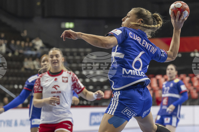 Фаворитите Франция и Нидерландия влизат с пълен актив във втората фаза на Световното първенство по хандбал за жени