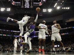 Clippers Bucks Basketball