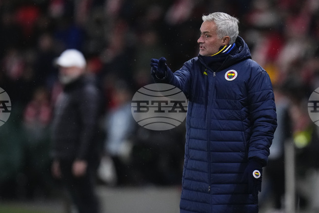 Моуриньо може да бъде уволнен от Фенербахче при неуспех срещу Атлетик Билбао в Лига Европа