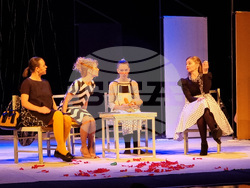 Северна Македония - „Гимнастика за бременни" - спектакъл