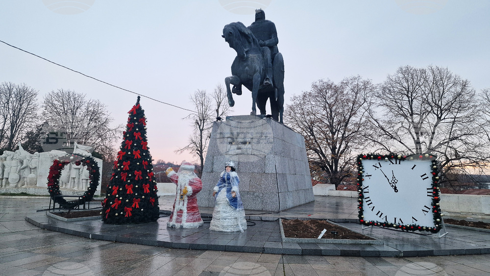 Исперих се подготвя за тържеството по запалване на светлините на коледната елха