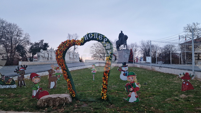 Недобросъвестни граждани повредиха част от коледната украса в Исперих