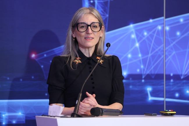 Подкрепяме предложението летище София да носи името на Апостола на свободата Васил Левски, каза министър Красимира Стоянова