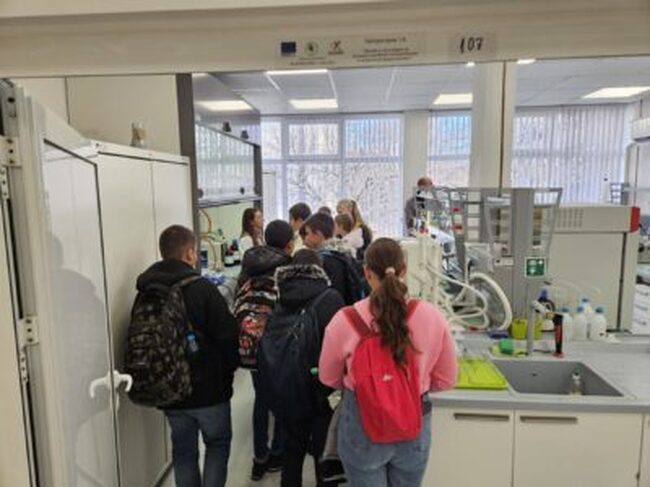 Институтът по полимери на Българската академия на науките проведе информационна кампания ''Ден на отворените врати''