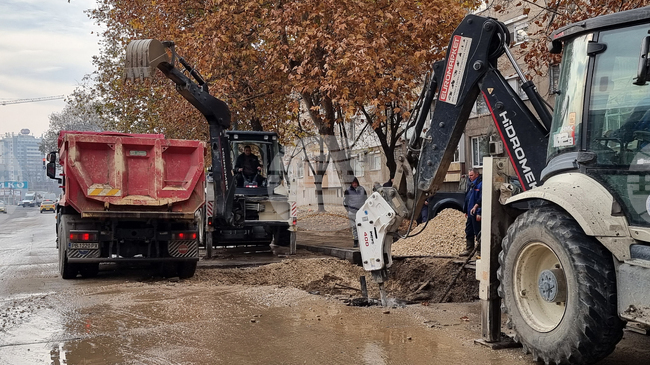 УМБАЛ "Пълмед" и високите част на Пловдив останаха без вода до приключване на водопровод от Южния обходен колектор