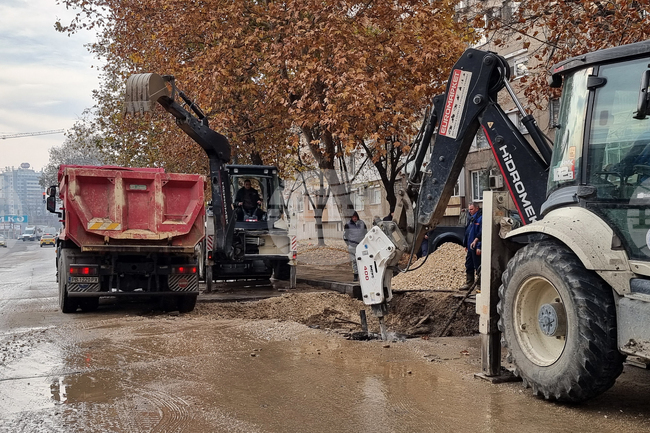 УМБАЛ "Пълмед" и високите част на Пловдив останаха без вода до приключване на водопровод от Южния обходен колектор