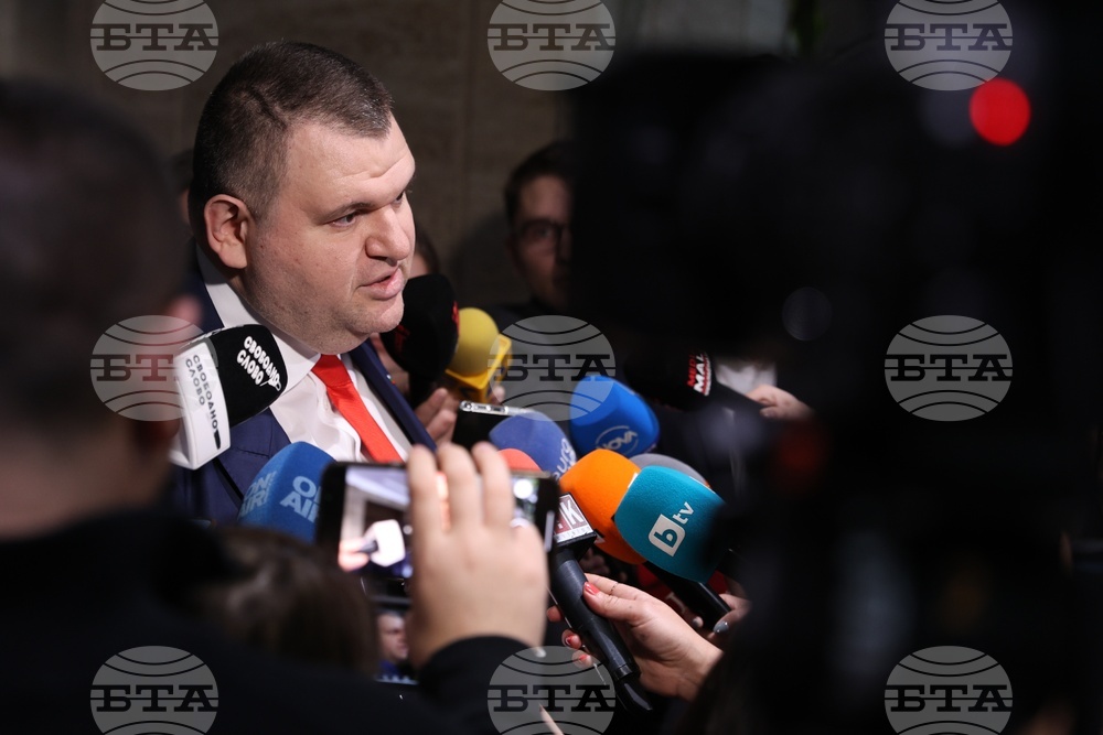 Народно събрание - кулоари - Делян Пеевски - брифинг