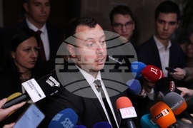 Народно събрание - кулоари - Петър Петров - брифинг